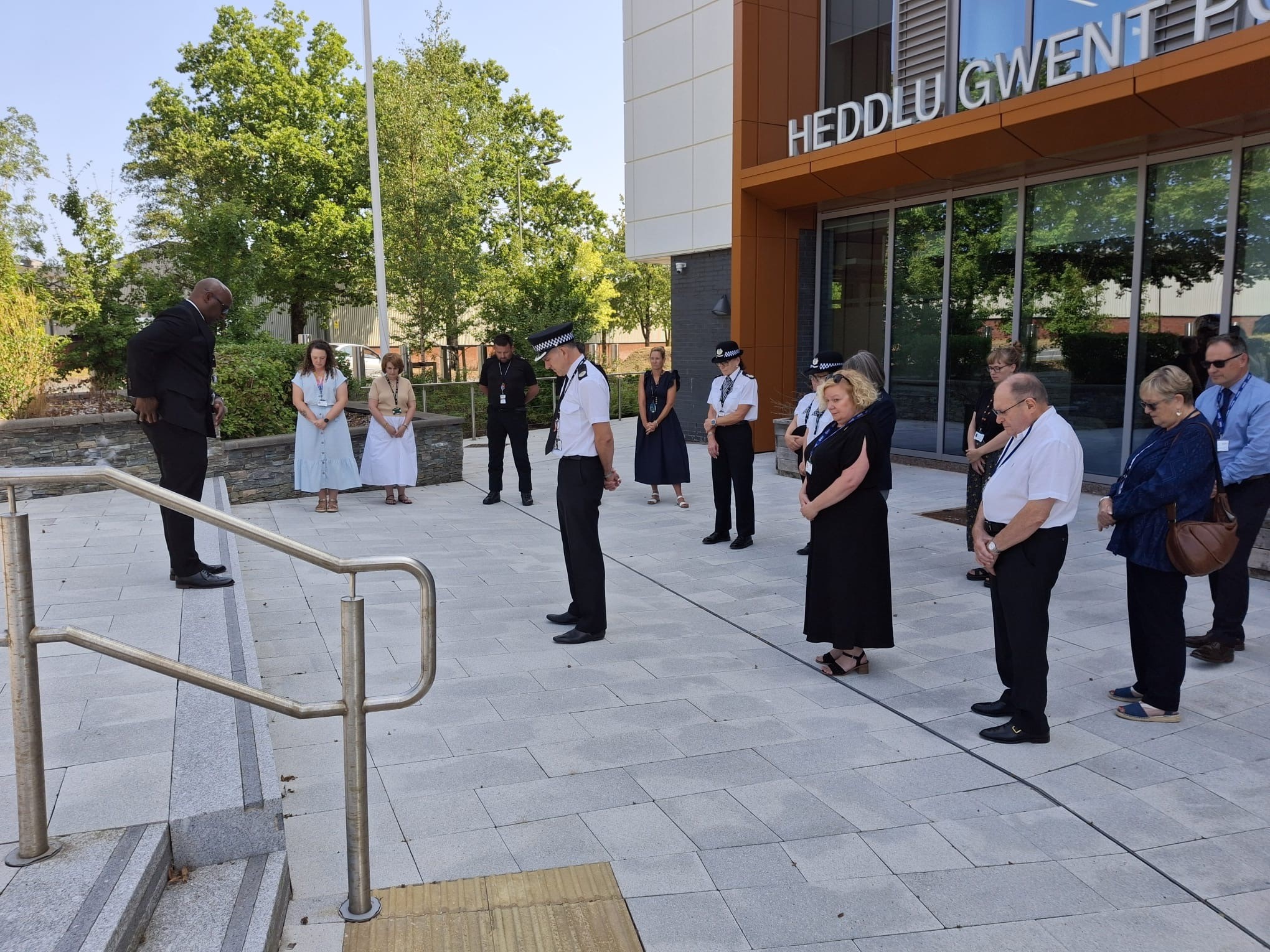 Jane Mudd at VJ Day memorial