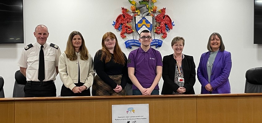 Panel Amser Cwestiynau Ieuenctid