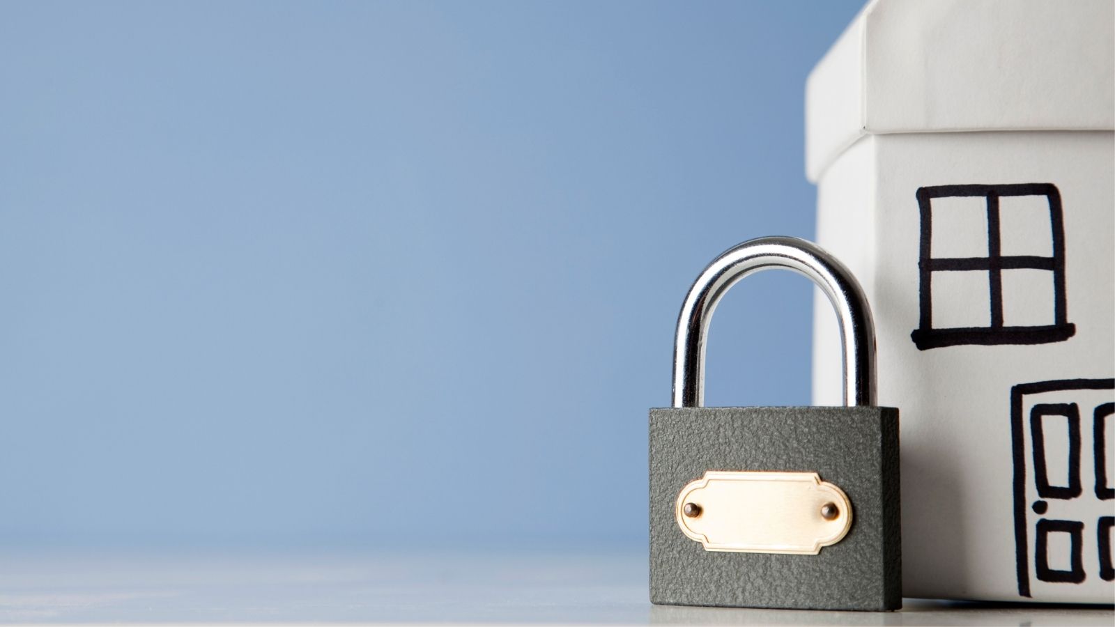 padlock outside house