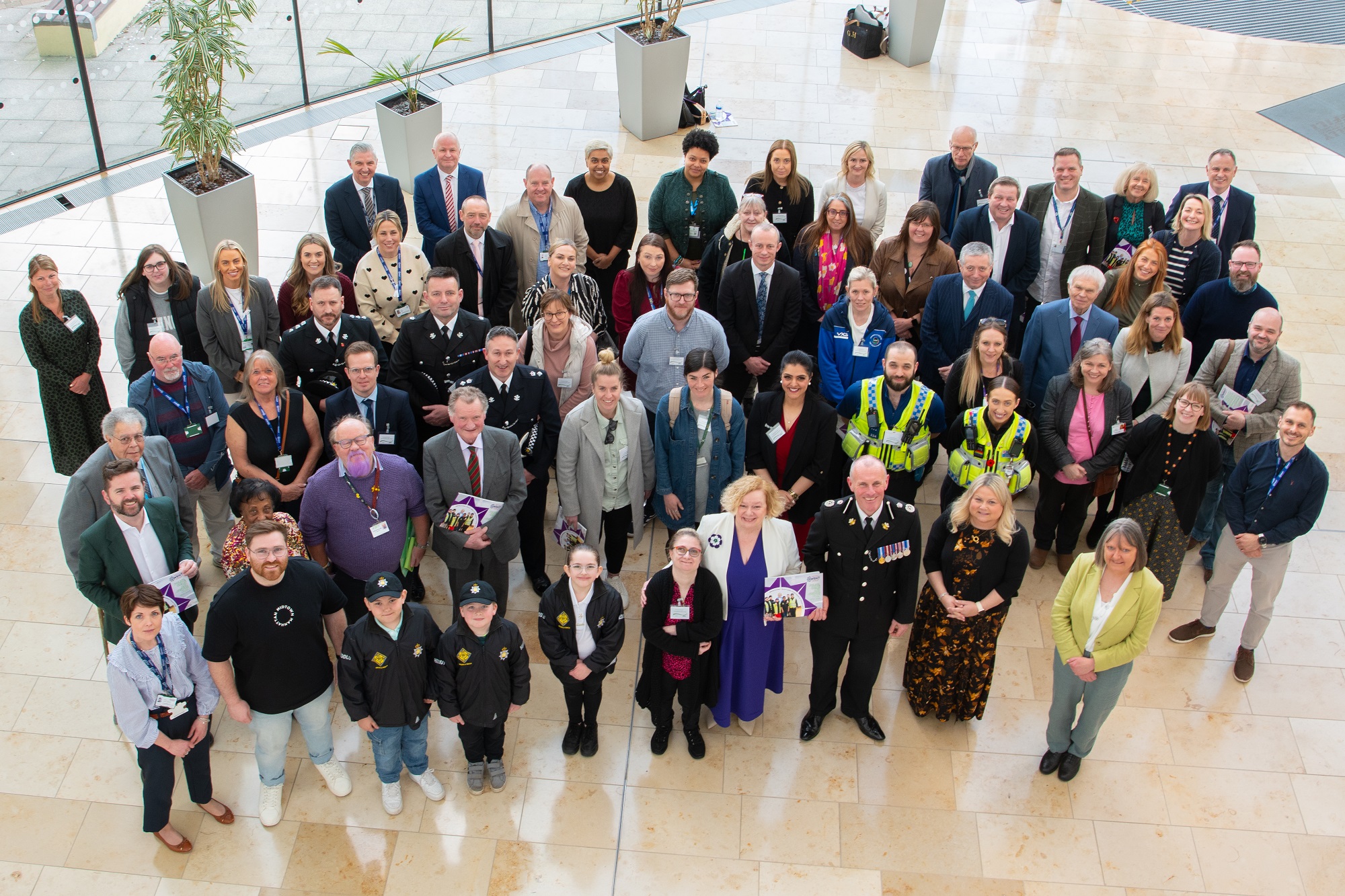 Daeth Jane Mudd ynghyd â phartneriaid am lun