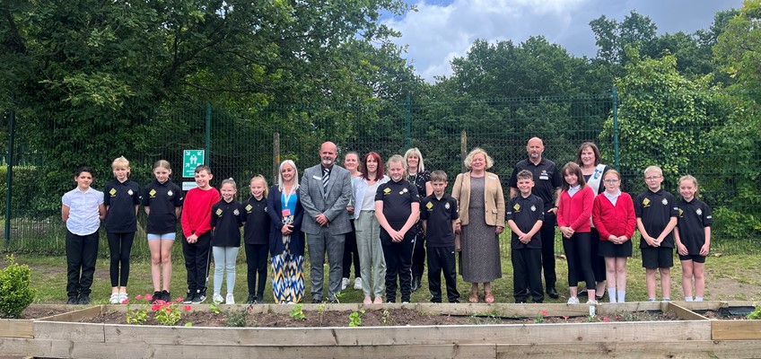 Penygarn Primary Heddlu Bach host garden Party