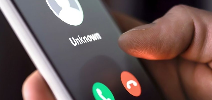phone scam graphic