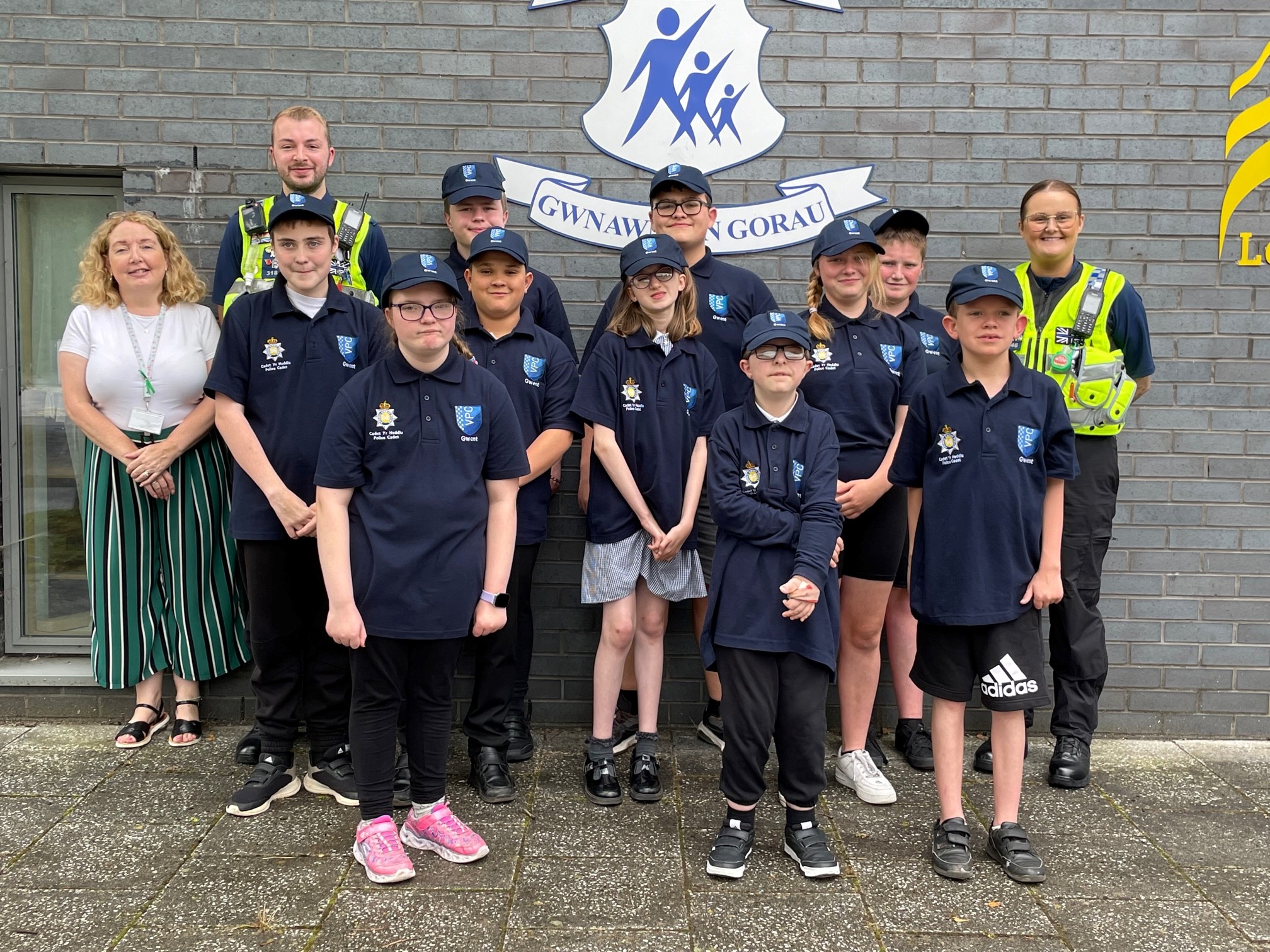 CSOs gyda chadetiaid Ysgol Pen y Cwm