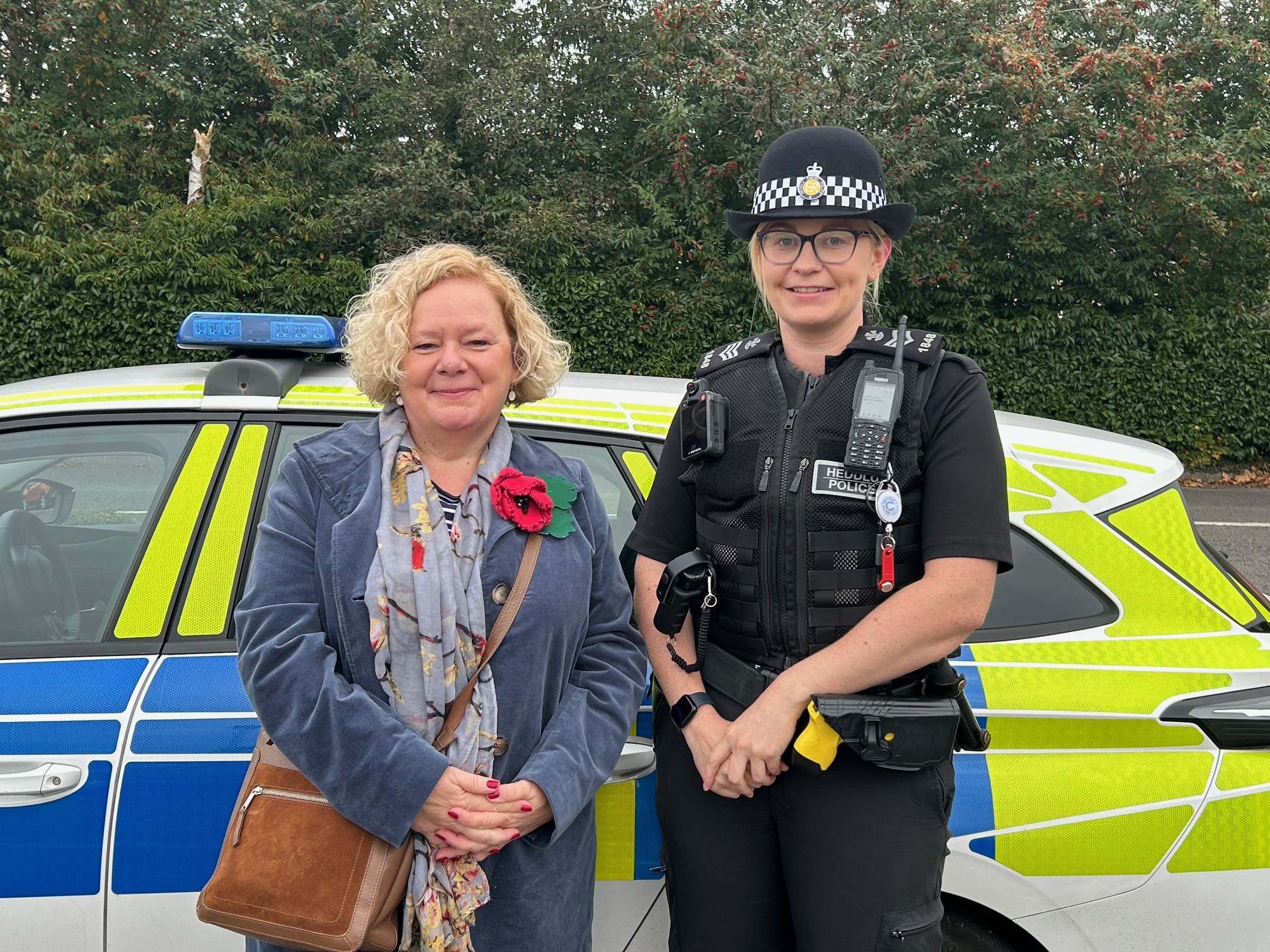 Jane Mudd gyda heddwas